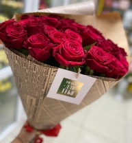 Букет из 31 красной розы 40-50см в крафте