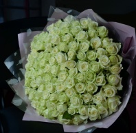 101 белая роза Аваланж 40-50см, 2сорт. Упаковка оплачивается отдельно