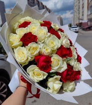 51 роза, Аваланж и Мирна. 40-50см. 2сорт. Упаковка оплачивается отдельно